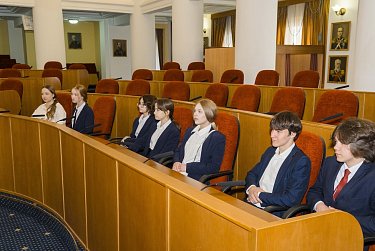 Депутат призывает к дискуссии